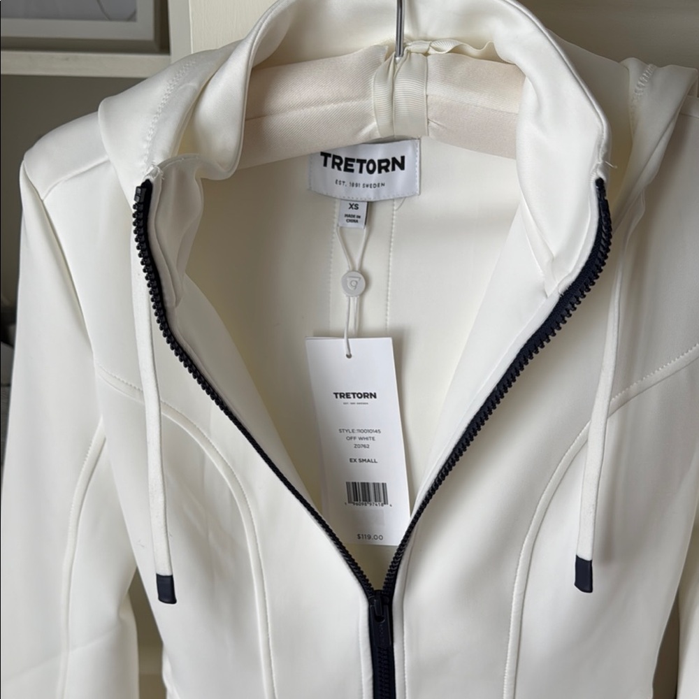 Tretorn White Utility Jacket with Hood and Fitted Silhouette